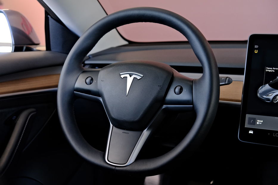 Продам Tesla Model 3 2023 года в Одессе