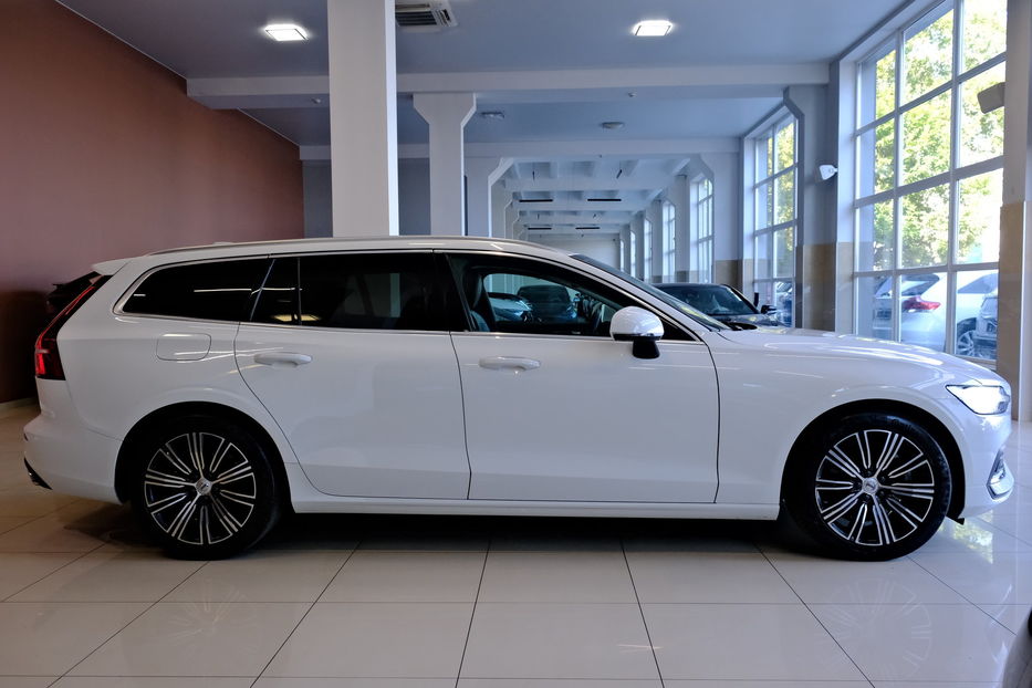 Продам Volvo V60 2021 года в Одессе