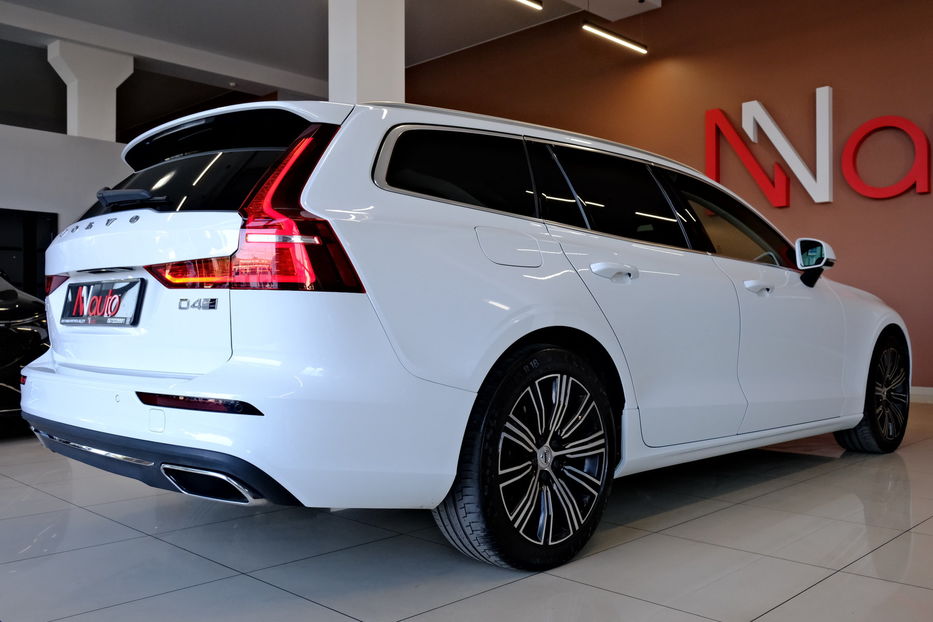 Продам Volvo V60 2021 года в Одессе