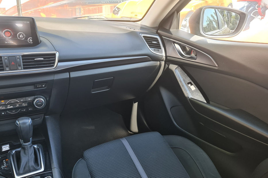 Продам Mazda 3 2017 года в Киеве