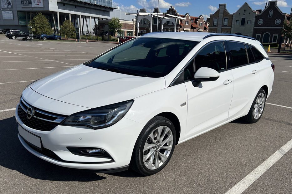 Продам Opel Astra K 2016 года в Киеве