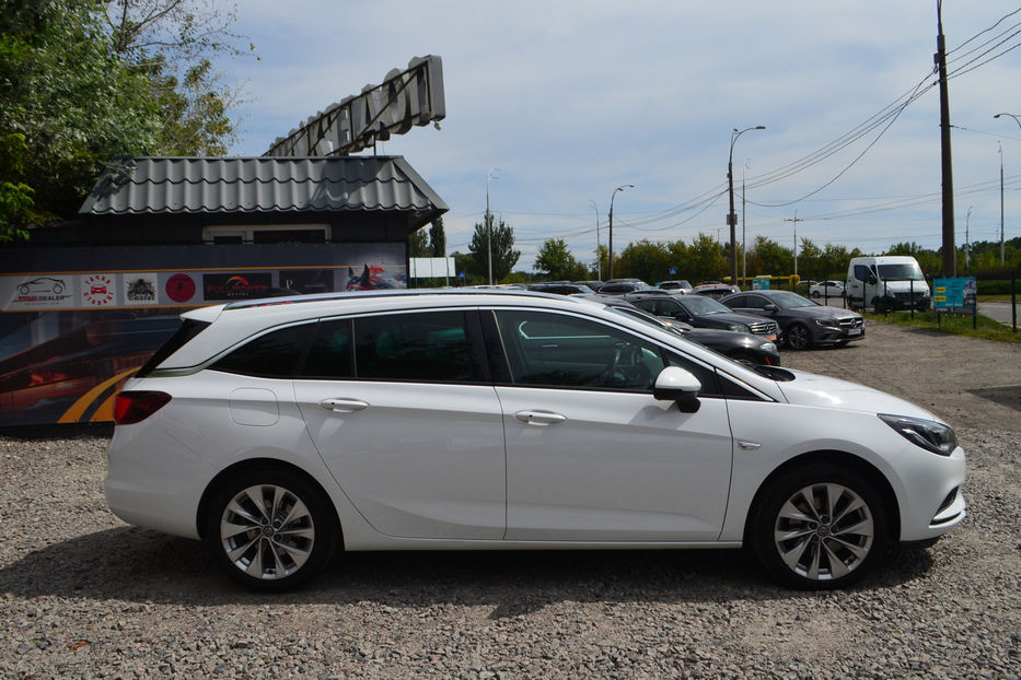 Продам Opel Astra K 2016 года в Киеве