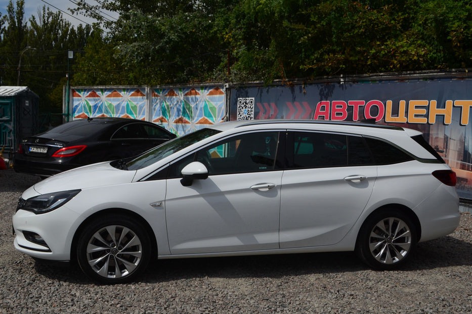 Продам Opel Astra K 2016 года в Киеве