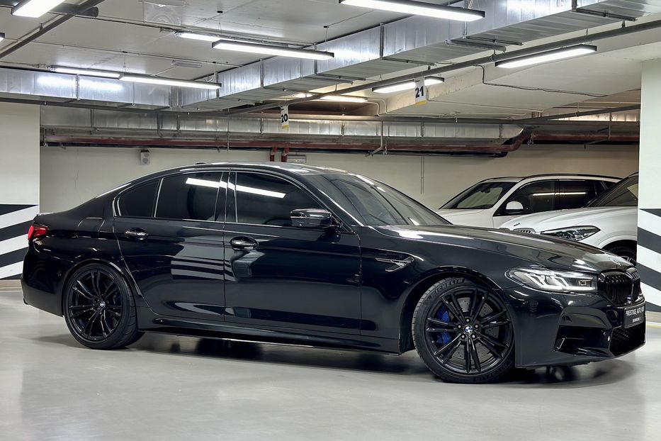 Продам BMW M5 F90 2018 года в Киеве