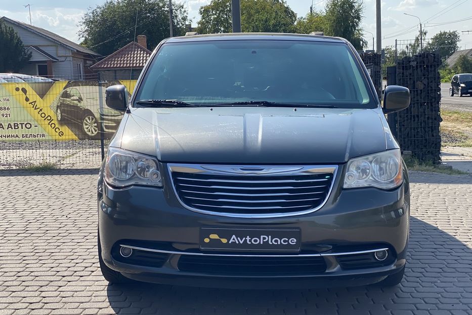 Продам Chrysler Town & Country 2016 года в Луцке