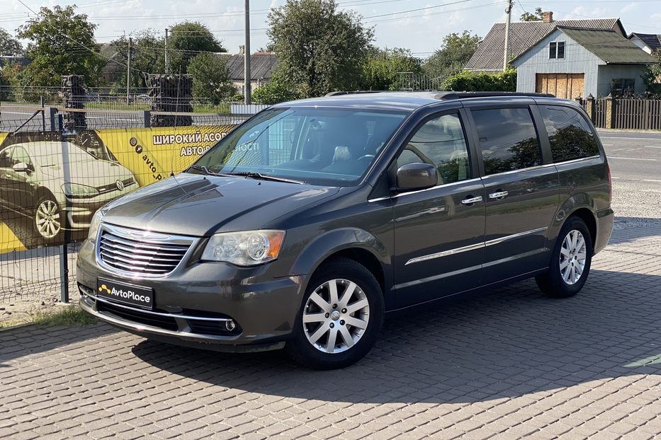 Продам Chrysler Town & Country 2016 года в Луцке