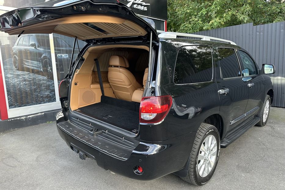 Продам Toyota Sequoia Platinum VIP AVERS 2017 года в Киеве