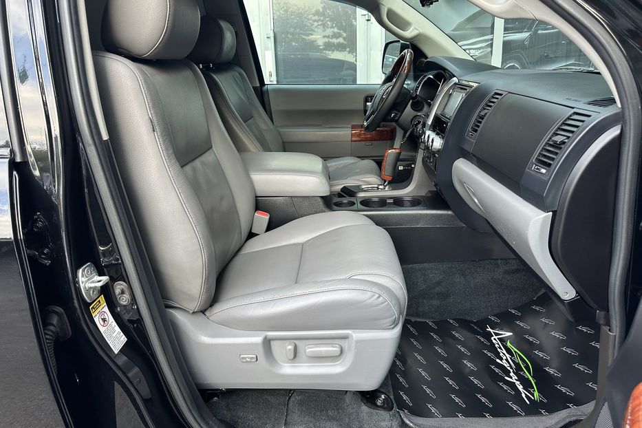 Продам Toyota Sequoia Platinum VIP AVERS 2017 года в Киеве