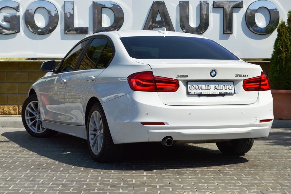 Продам BMW 320 2016 года в Одессе