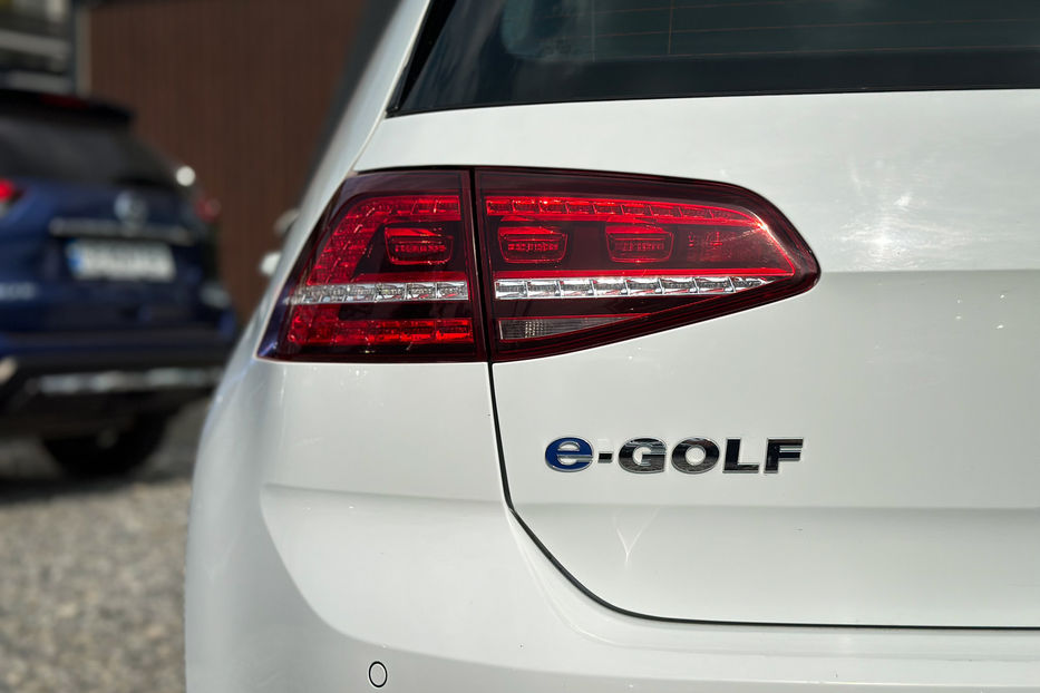 Продам Volkswagen e-Golf 2014 года в Черновцах