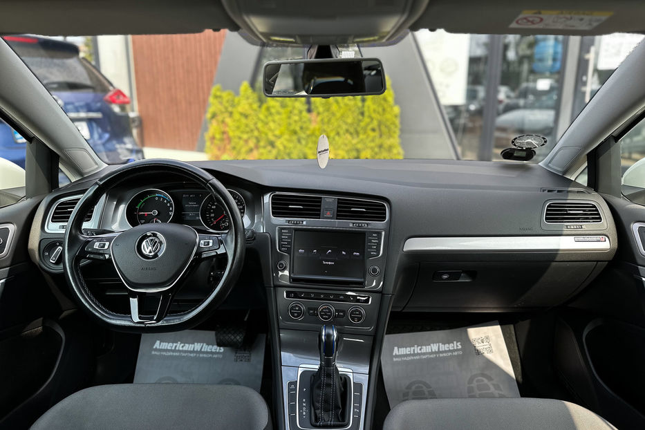 Продам Volkswagen e-Golf 2014 года в Черновцах