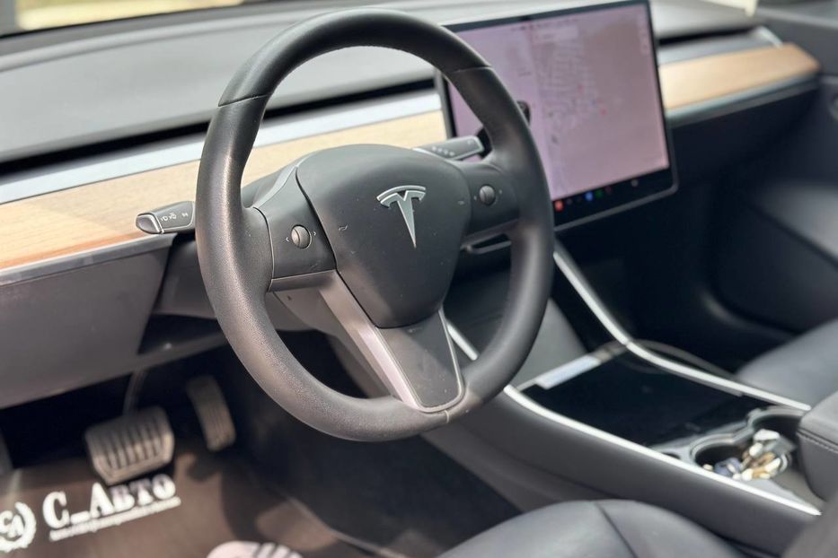 Продам Tesla Model 3 2019 года в Черновцах