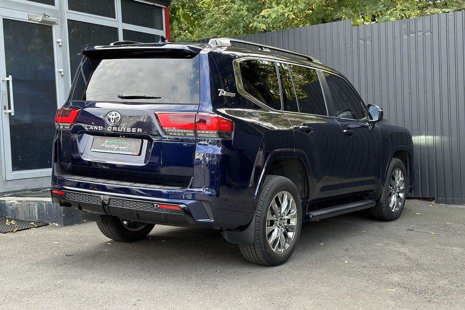 Продам Toyota Land Cruiser 300 3.3 Diesel Premium 2021 года в Киеве