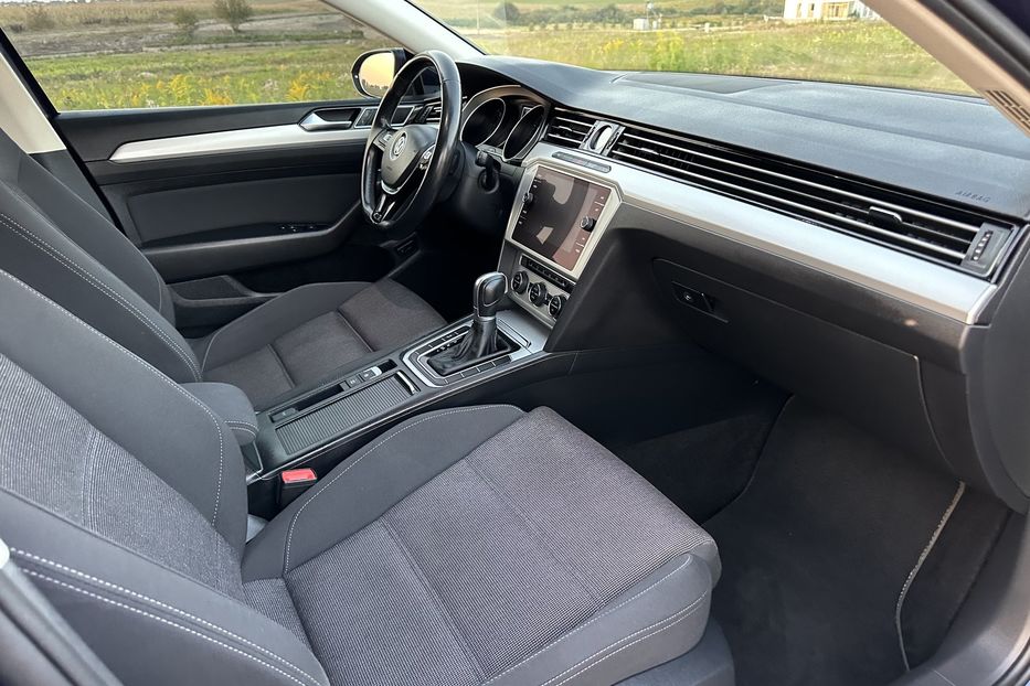 Продам Volkswagen Passat B8 Comfortline 2019 года в Ровно