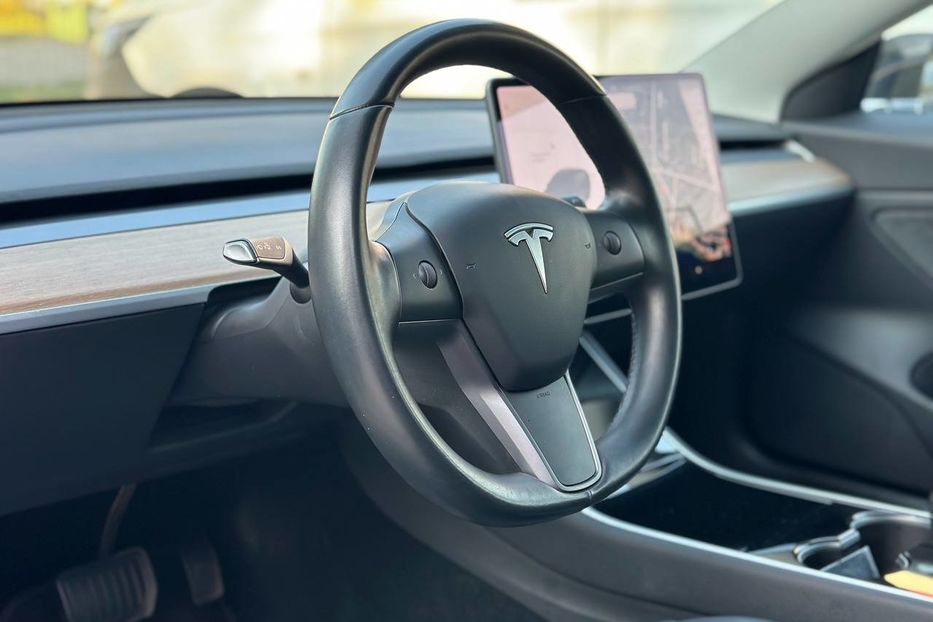 Продам Tesla Model 3 2019 года в Черновцах