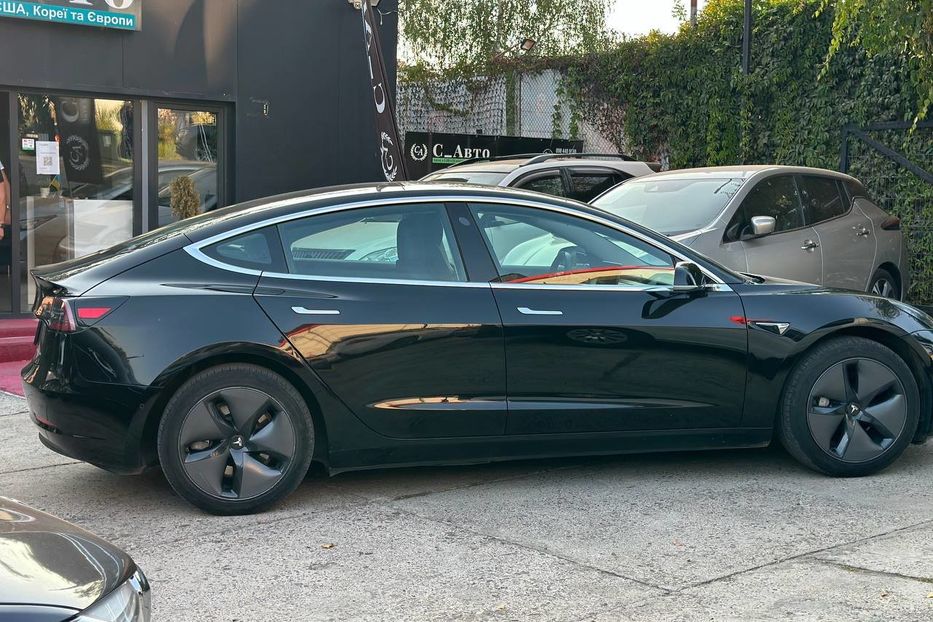 Продам Tesla Model 3 2019 года в Черновцах