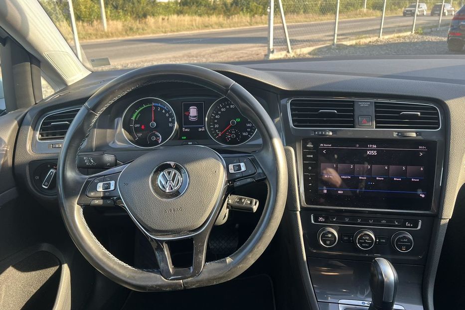 Продам Volkswagen e-Golf 2019 года в Львове