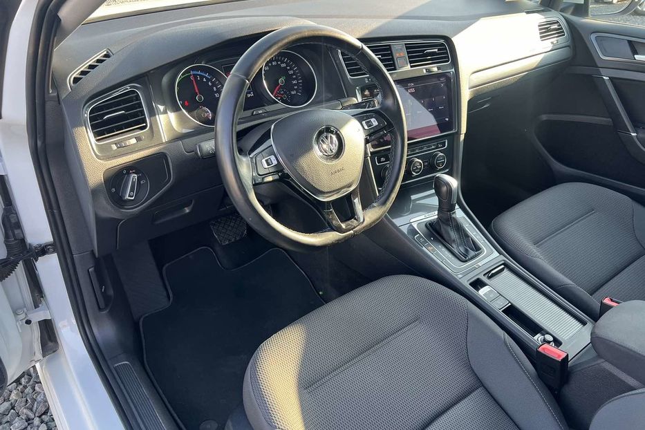 Продам Volkswagen e-Golf 2019 года в Львове