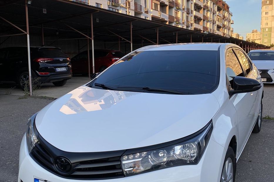 Продам Toyota Corolla офицал 2014 года в Одессе