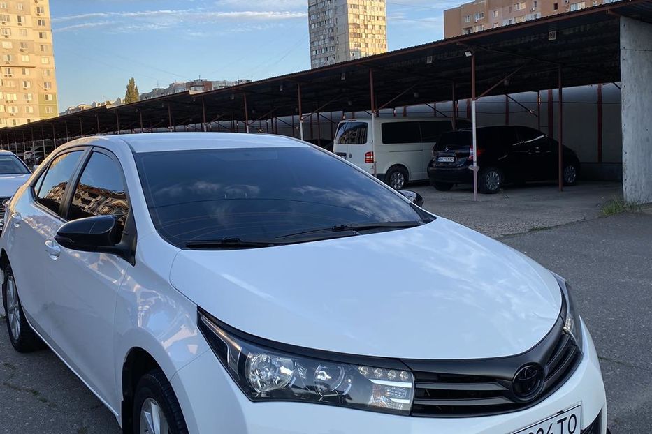 Продам Toyota Corolla офицал 2014 года в Одессе