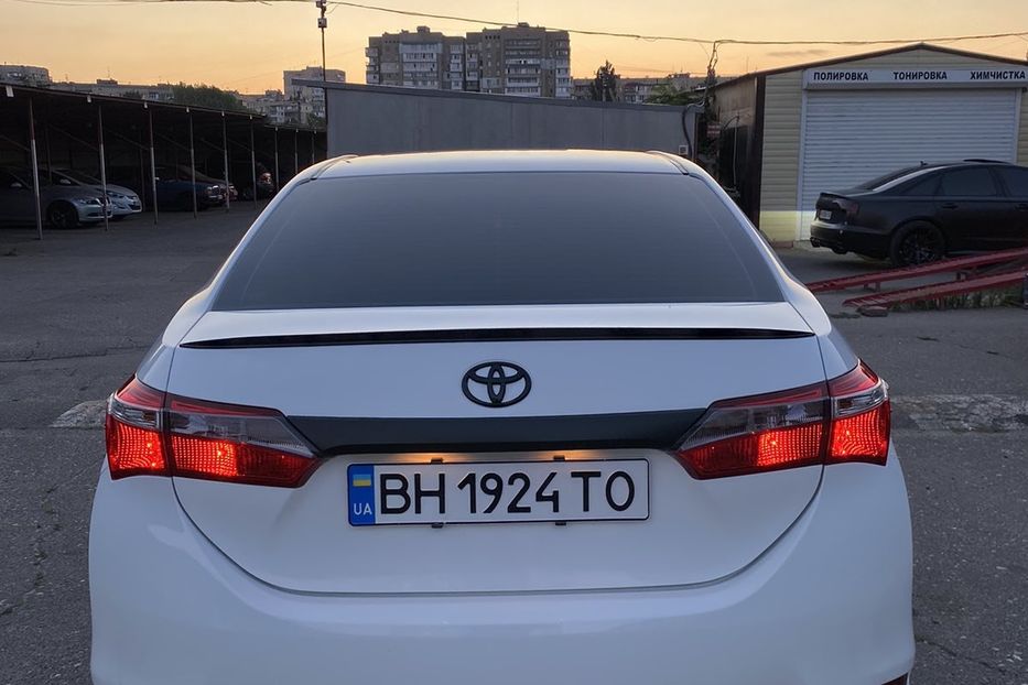 Продам Toyota Corolla офицал 2014 года в Одессе