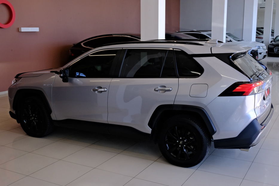 Продам Toyota Rav 4 2020 года в Одессе