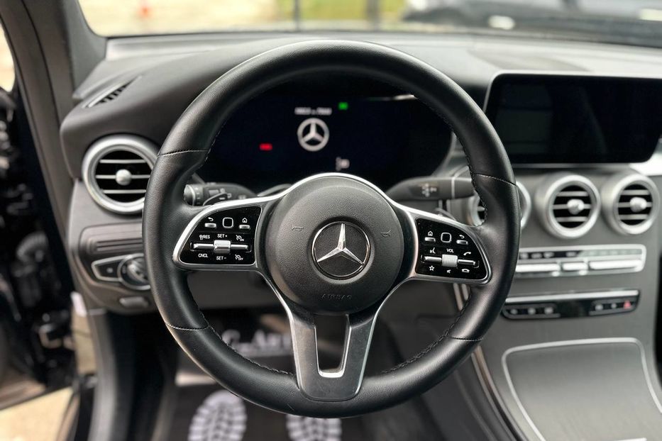 Продам Mercedes-Benz GLC-Class 300 4 MATIC 2020 года в Черновцах