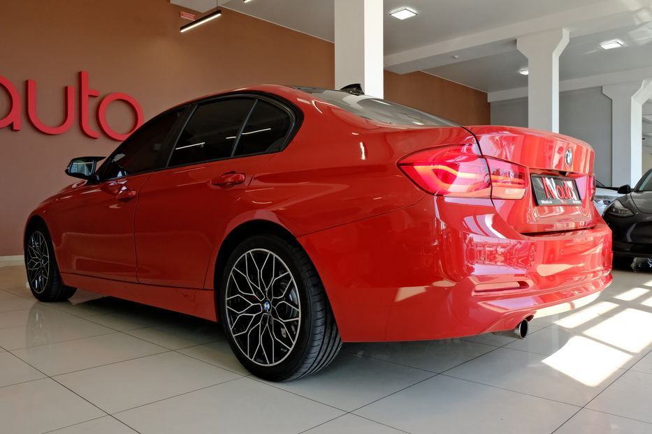 Продам BMW 320 2018 года в Одессе