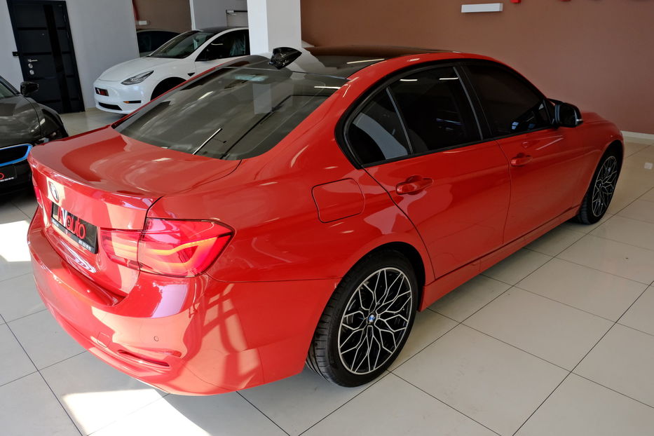 Продам BMW 320 2018 года в Одессе