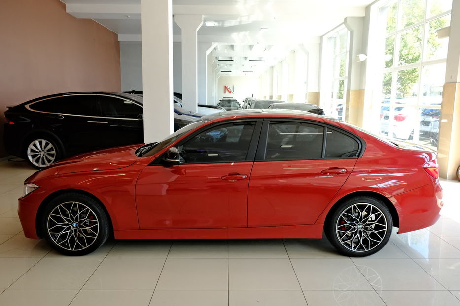 Продам BMW 320 2018 года в Одессе