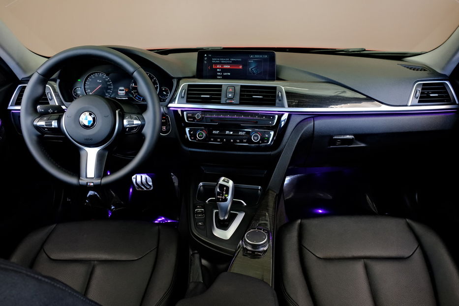 Продам BMW 320 2018 года в Одессе