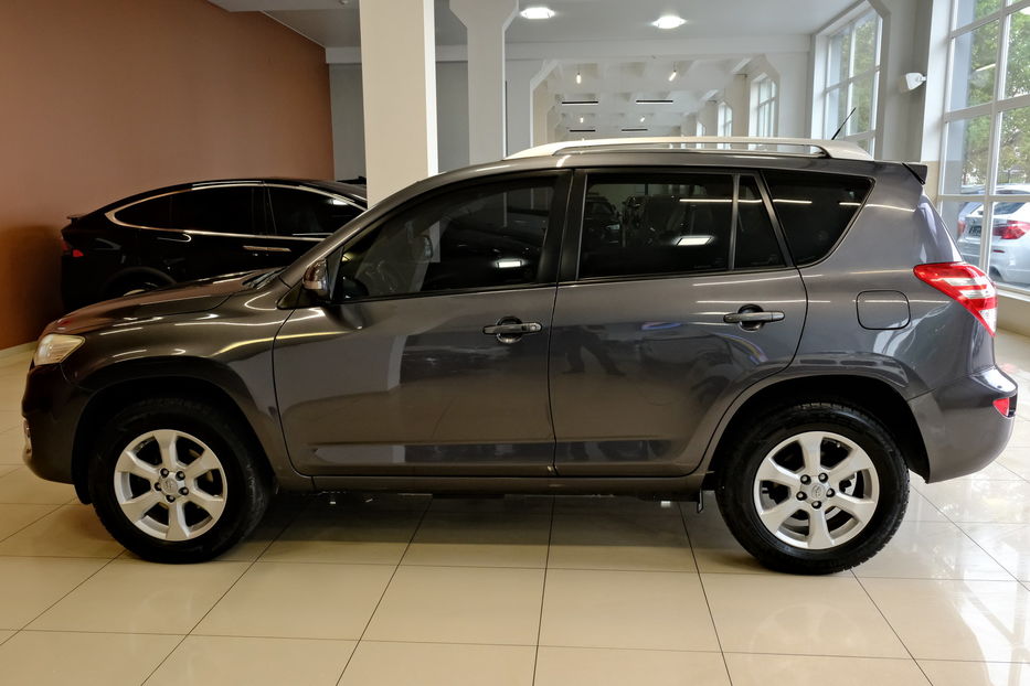 Продам Toyota Rav 4 2012 года в Одессе