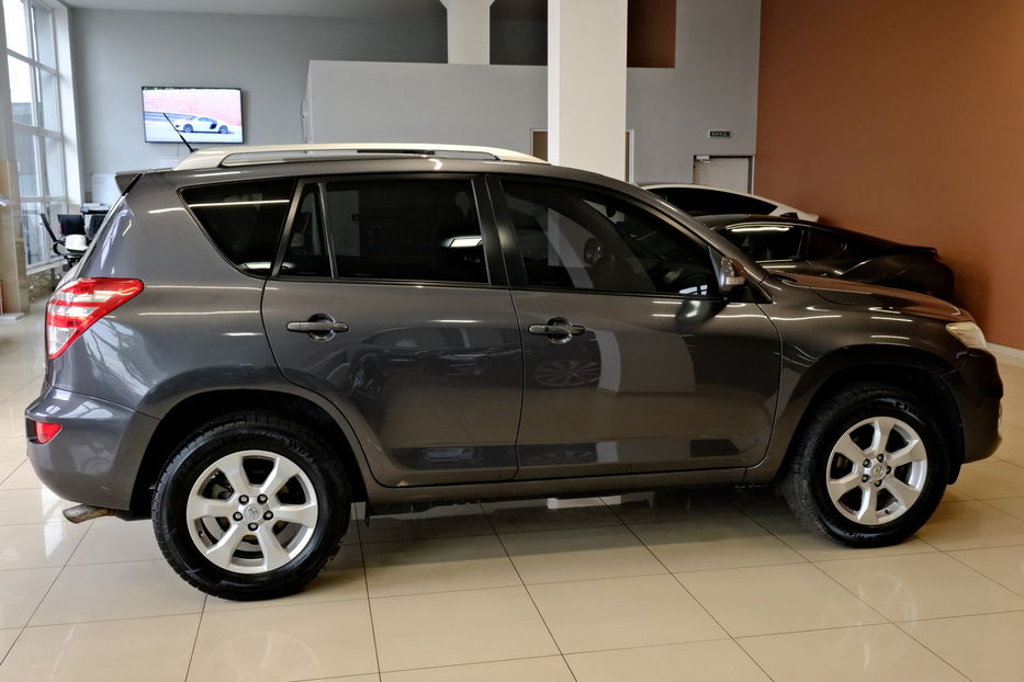 Продам Toyota Rav 4 2012 года в Одессе