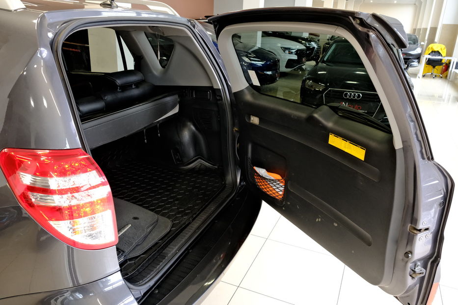 Продам Toyota Rav 4 2012 года в Одессе