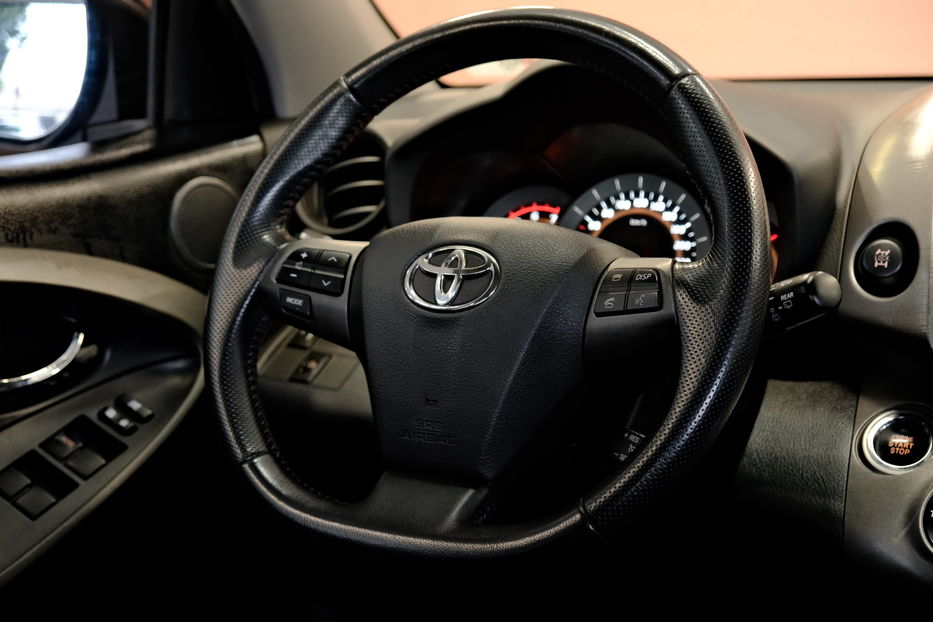 Продам Toyota Rav 4 2012 года в Одессе