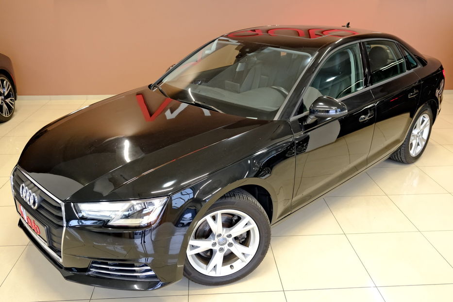 Продам Audi A4 2017 года в Одессе