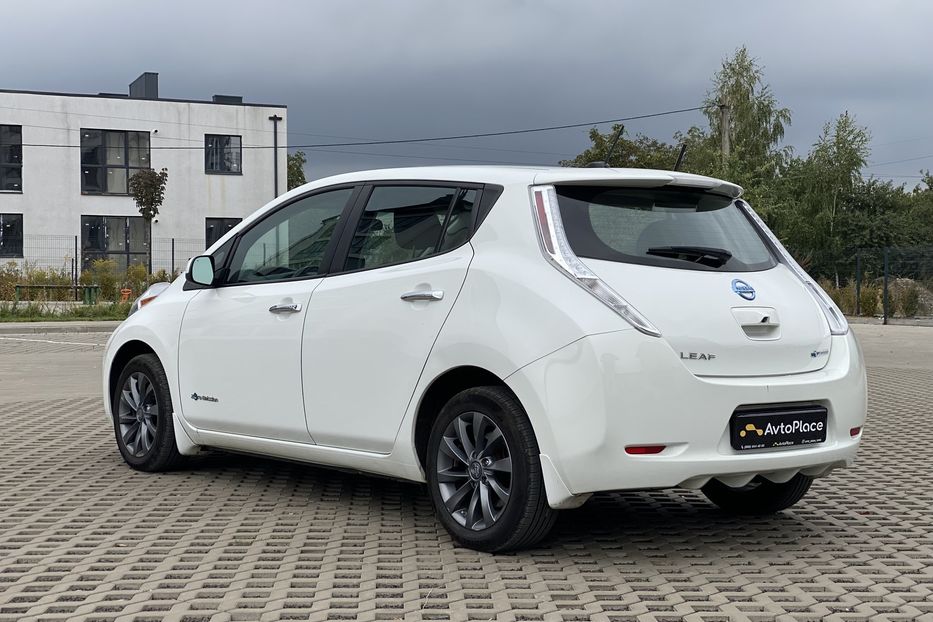 Продам Nissan Leaf 2014 года в Луцке