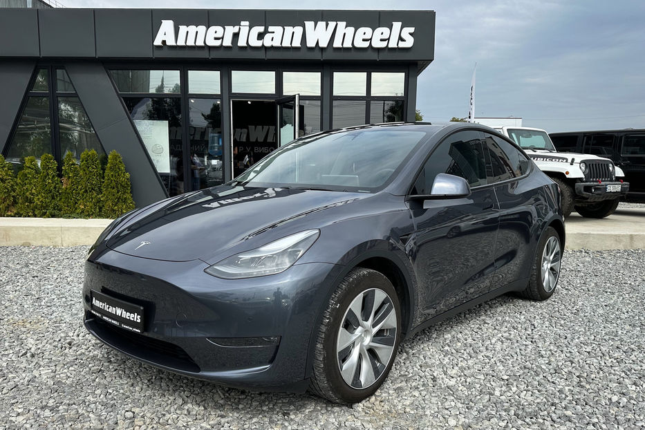 Продам Tesla Model Y Long Range Dual Motor 2020 года в Черновцах