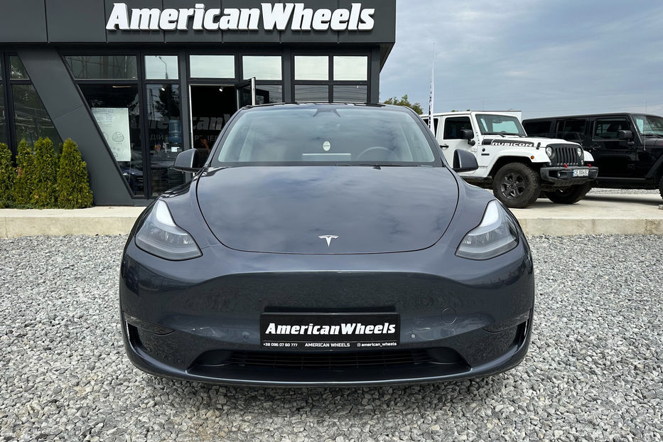 Продам Tesla Model Y Long Range Dual Motor 2020 года в Черновцах