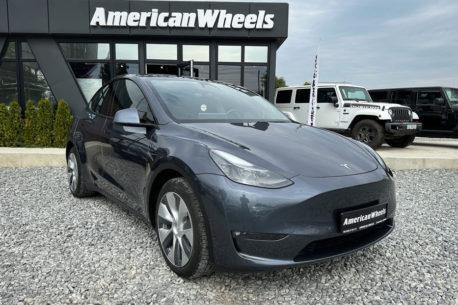 Продам Tesla Model Y Long Range Dual Motor 2020 года в Черновцах