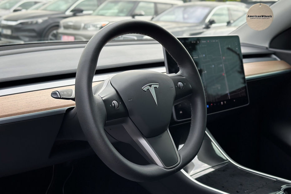 Продам Tesla Model Y Long Range Dual Motor 2020 года в Черновцах