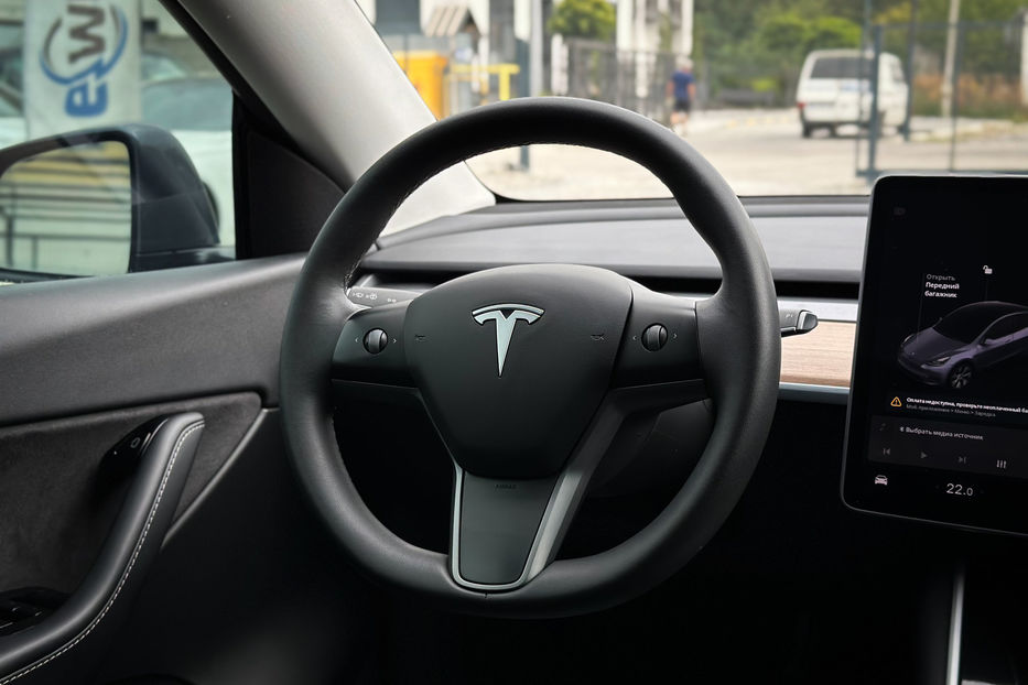 Продам Tesla Model Y Long Range Dual Motor 2020 года в Черновцах