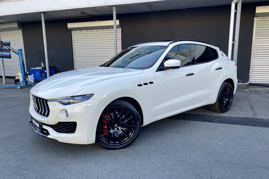 Продам Maserati Levante SQ4 2016 года в Киеве