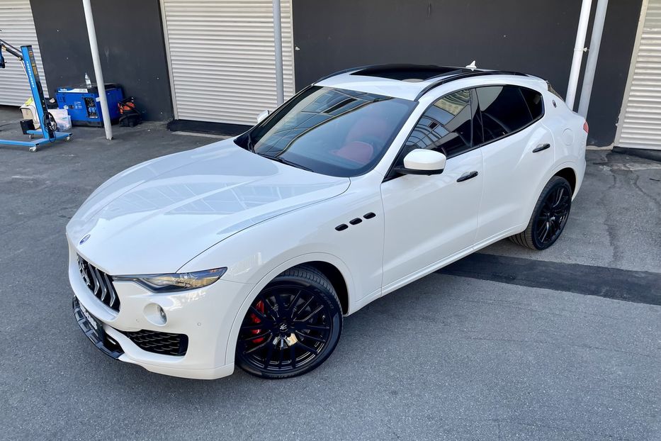 Продам Maserati Levante SQ4 2016 года в Киеве