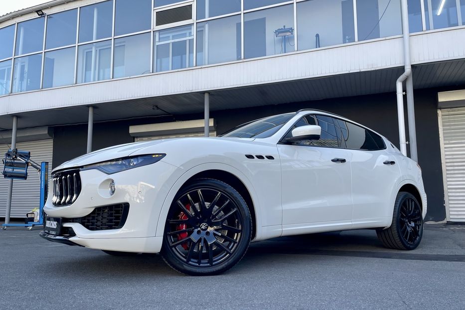 Продам Maserati Levante SQ4 2016 года в Киеве