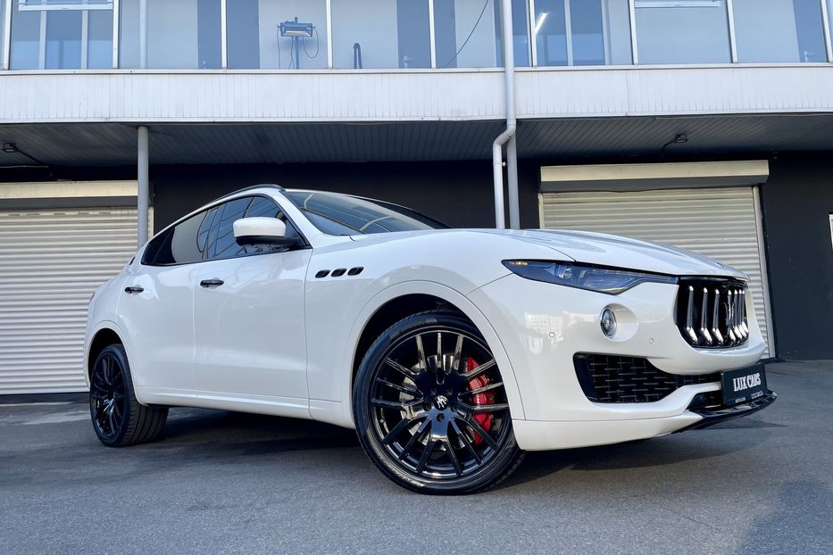 Продам Maserati Levante SQ4 2016 года в Киеве