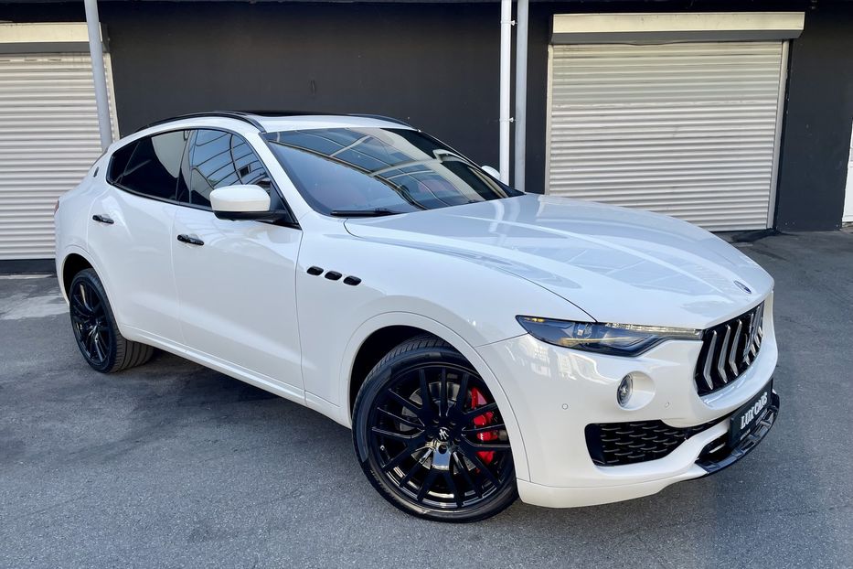 Продам Maserati Levante SQ4 2016 года в Киеве