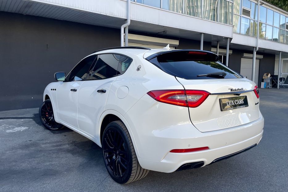 Продам Maserati Levante SQ4 2016 года в Киеве