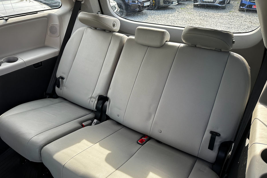 Продам Toyota Sienna Xle 2018 года в Черновцах