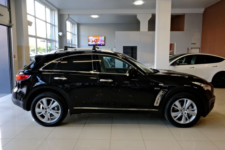 Продам Infiniti QX70 2014 года в Одессе